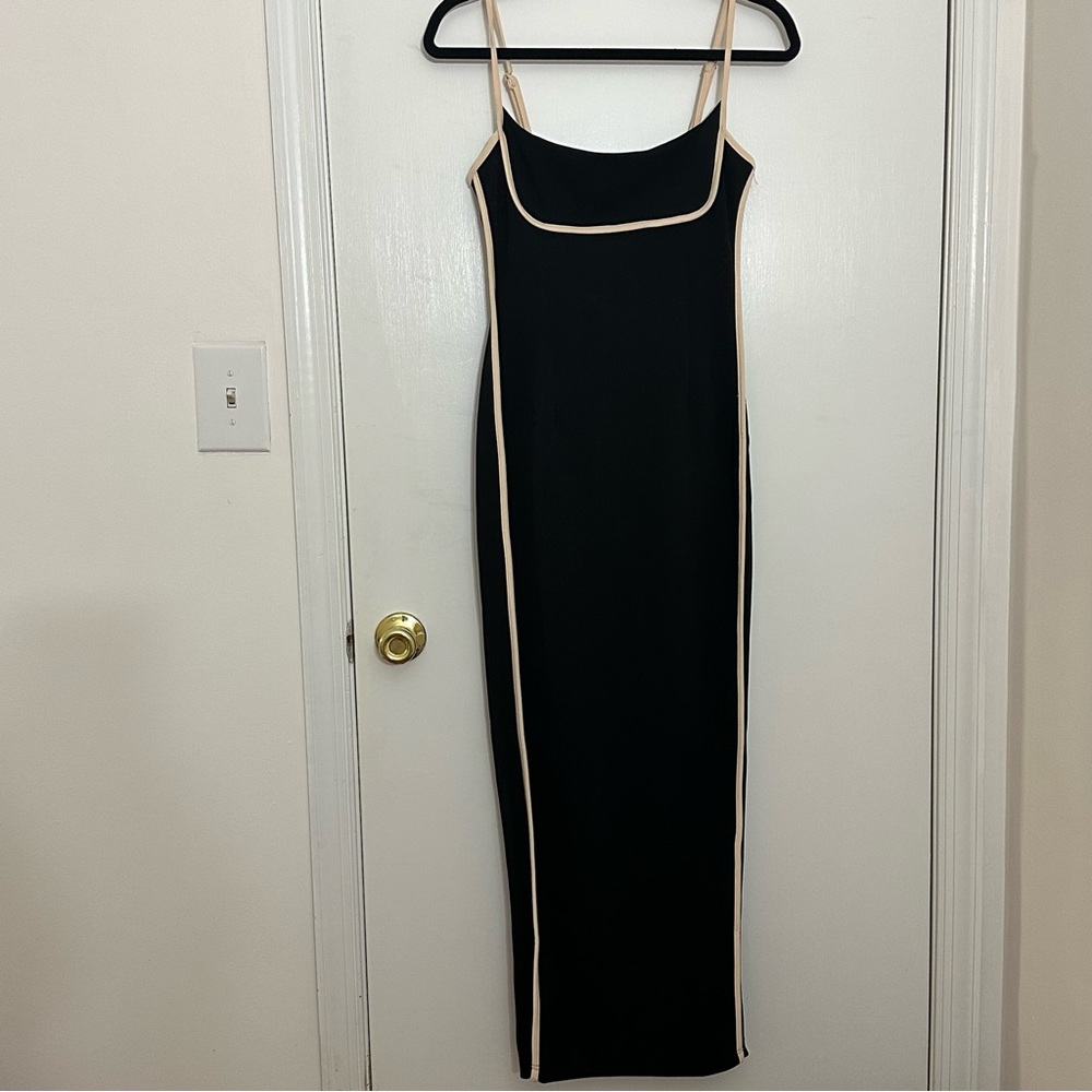 Fortunate One ~ Heart of Mine Maxi Dress – Black
US Medium